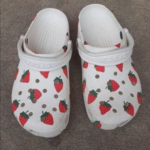 COPY - RARE Used Women’s Vacay Vibes Strawberry Floral Clogs - White - Light Use